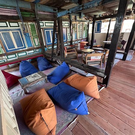 Ostello Gili La Boheme Gili Trawangan Esterno foto